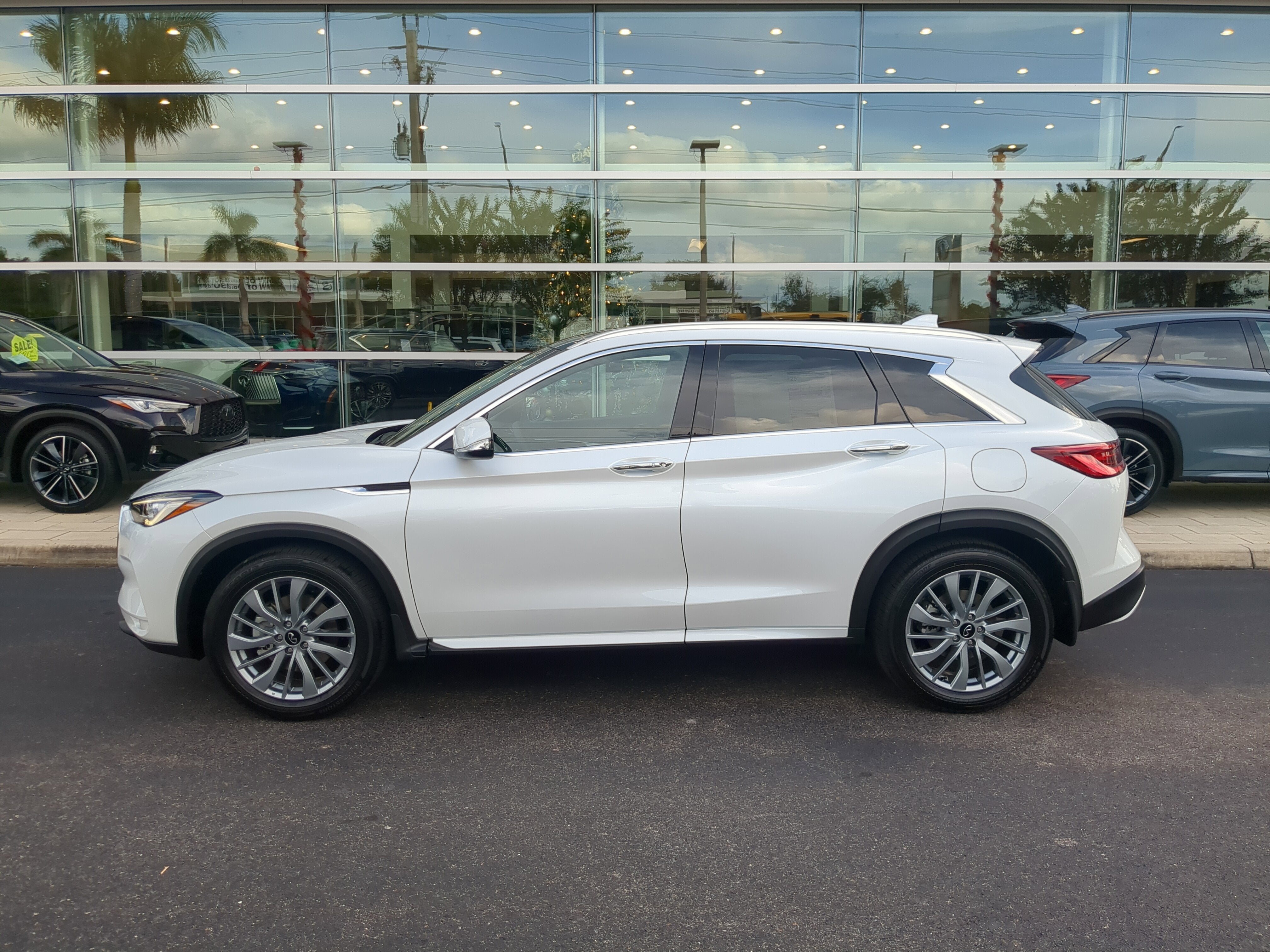 2025 INFINITI QX50 LUXE AWD