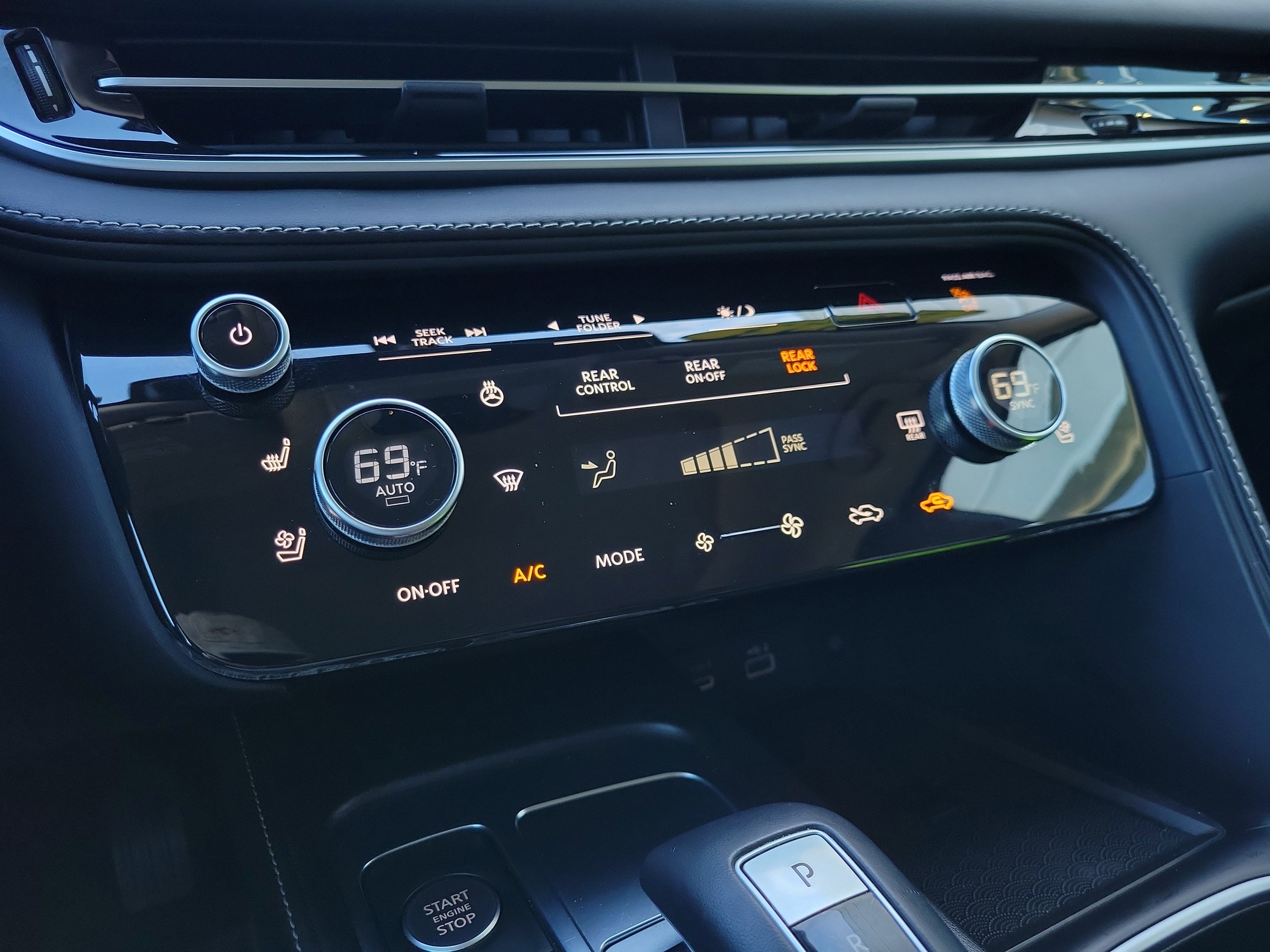 2023 INFINITI QX60 LUXE AWD