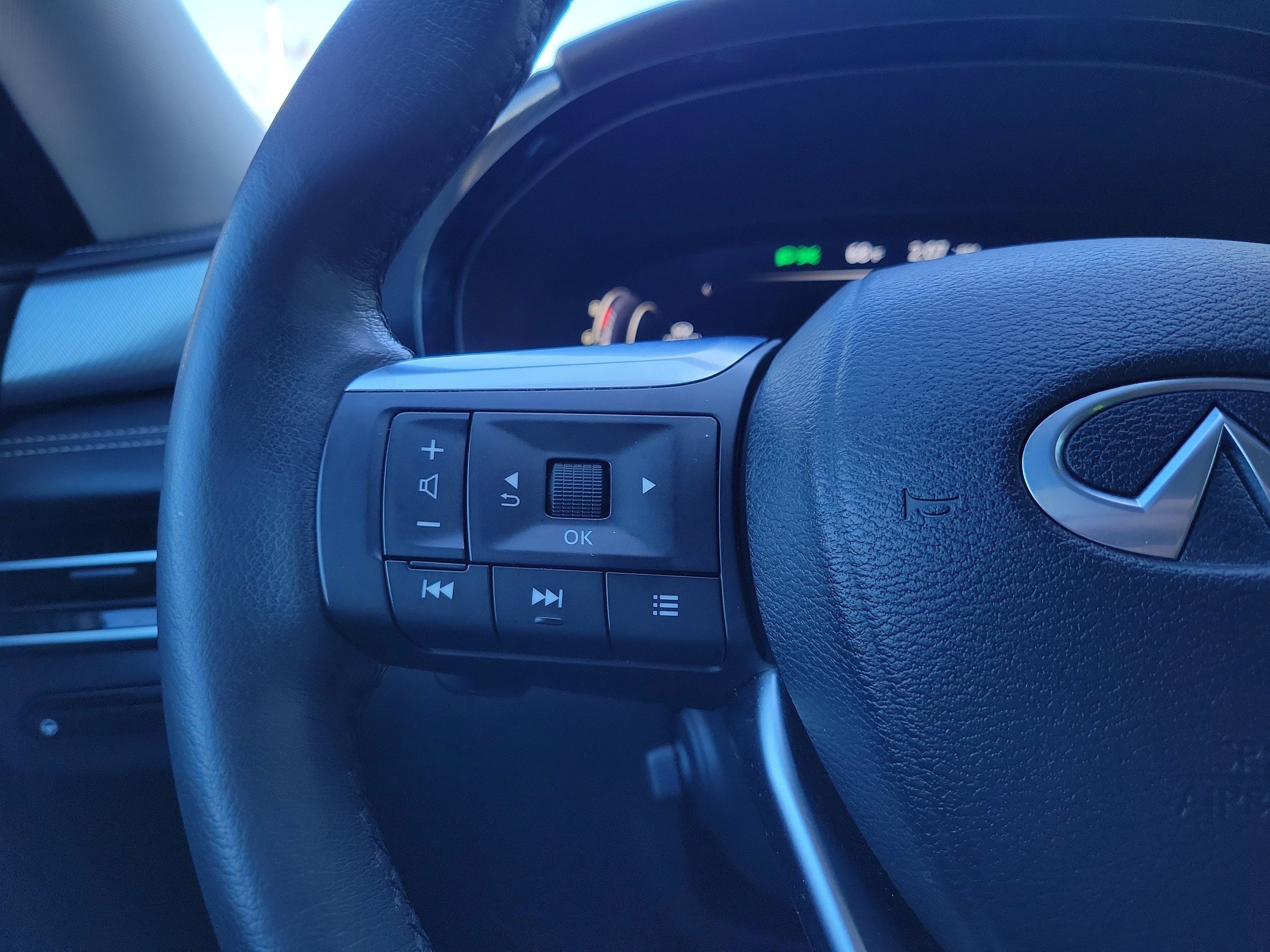 2023 INFINITI QX60 LUXE AWD