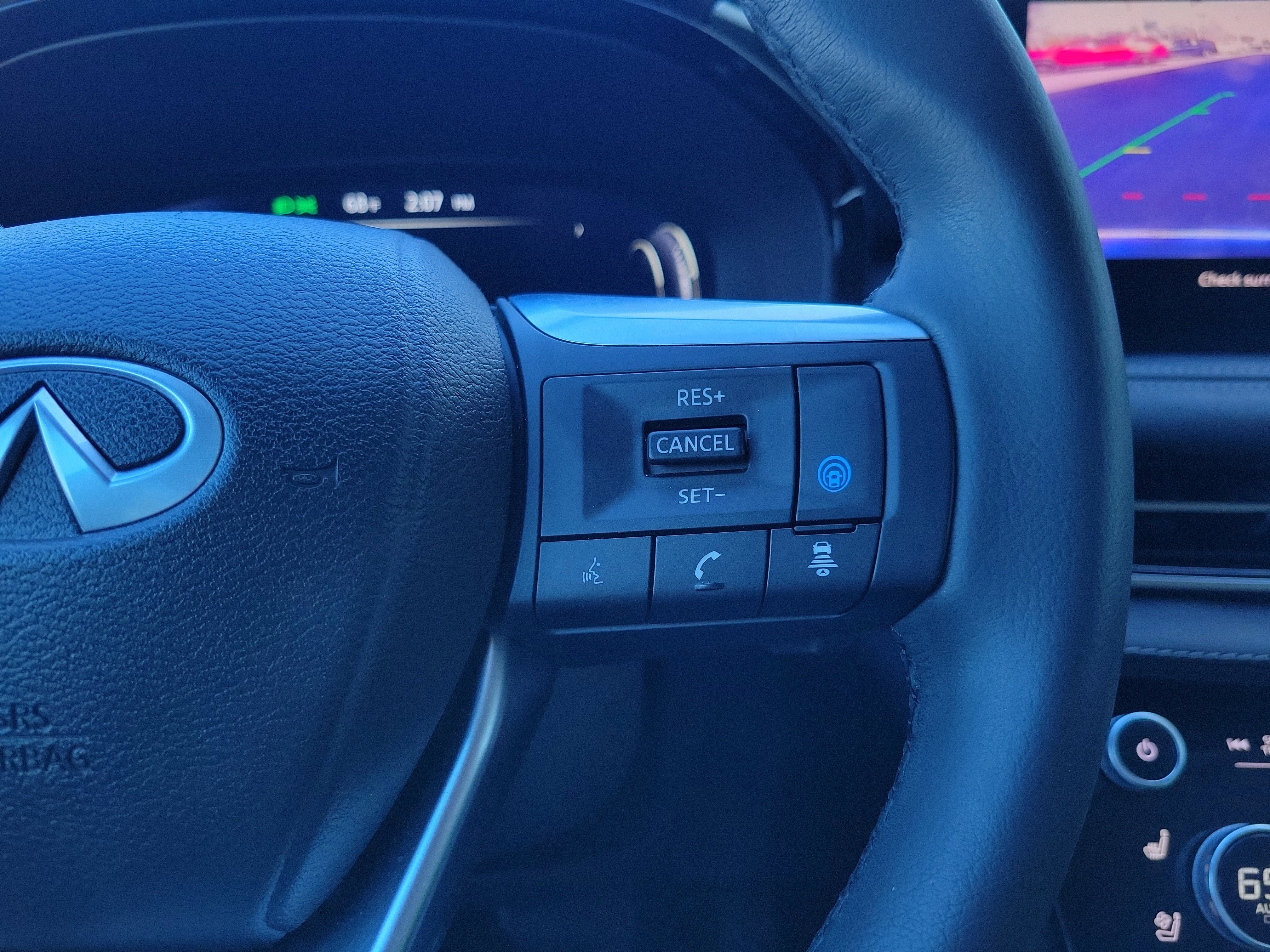 2023 INFINITI QX60 LUXE AWD