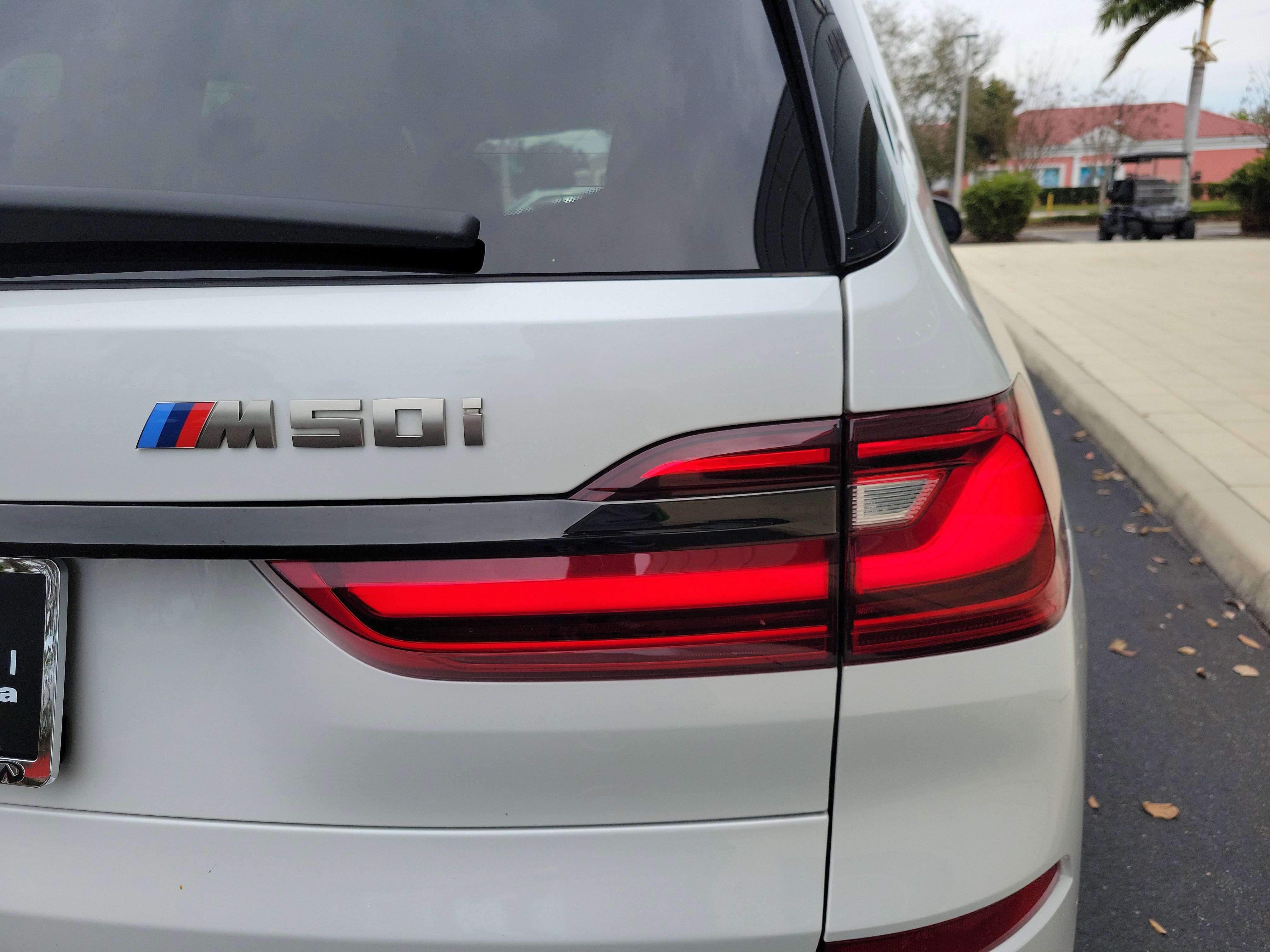 2022 BMW X7 M50i