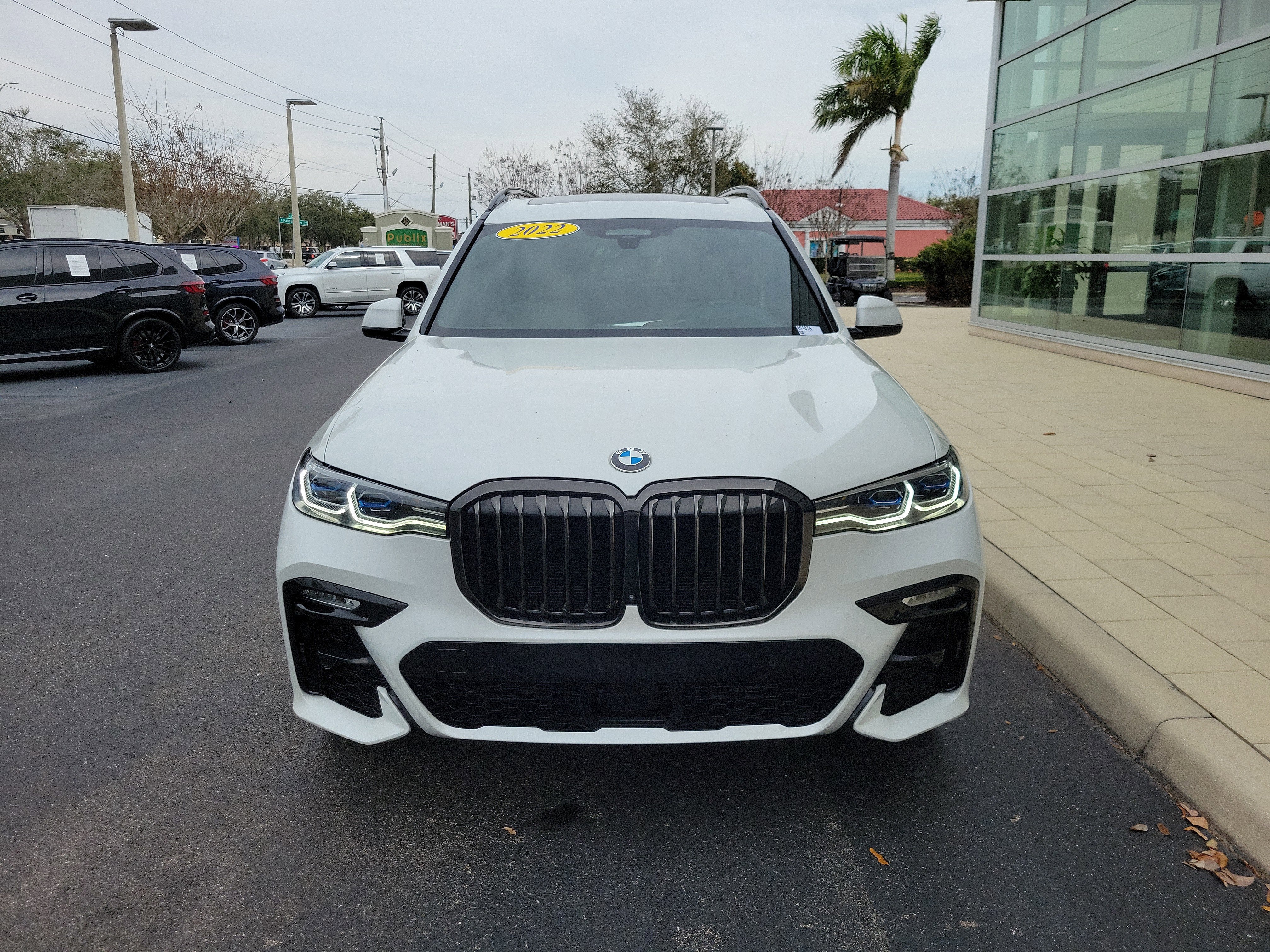 2022 BMW X7 M50i