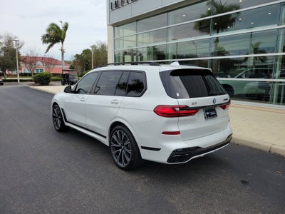 2022 BMW X7 M50i