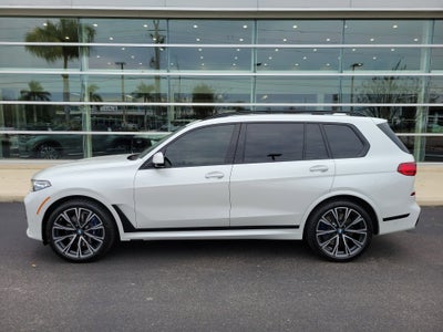2022 BMW X7 M50i