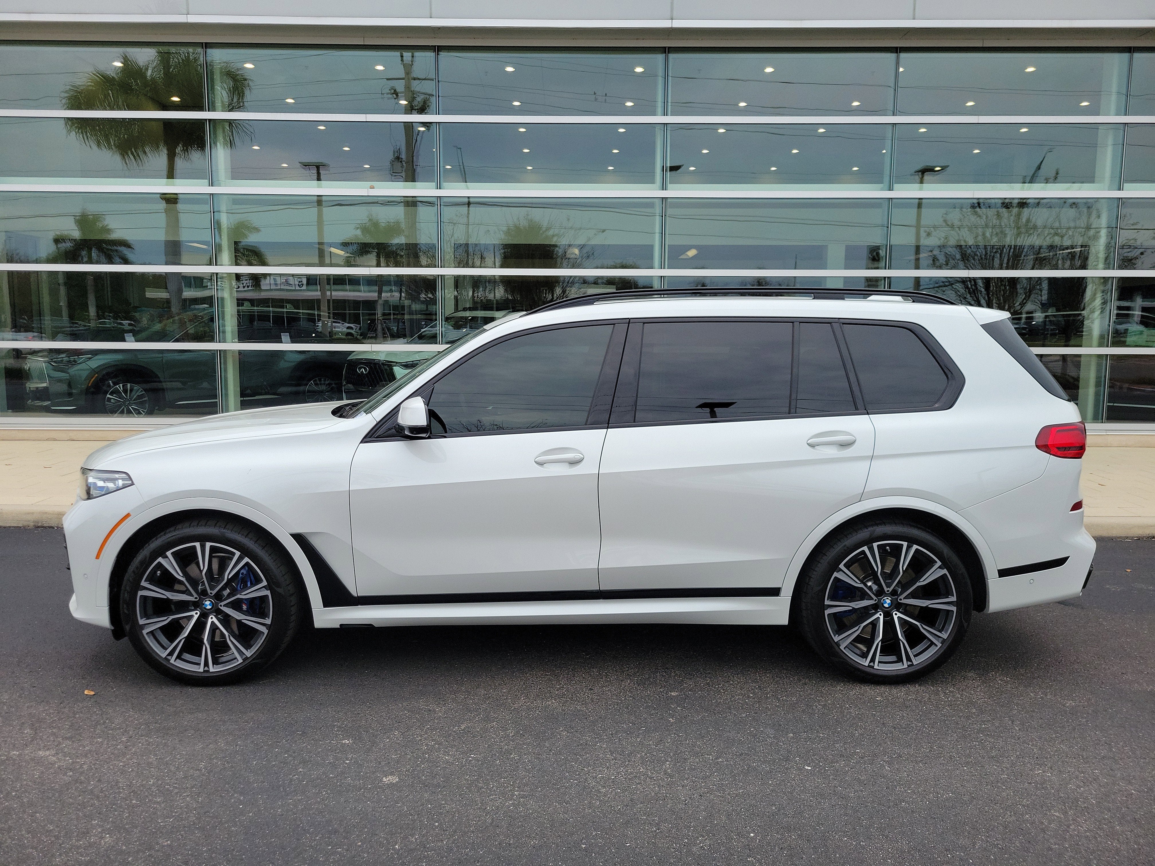2022 BMW X7 M50i