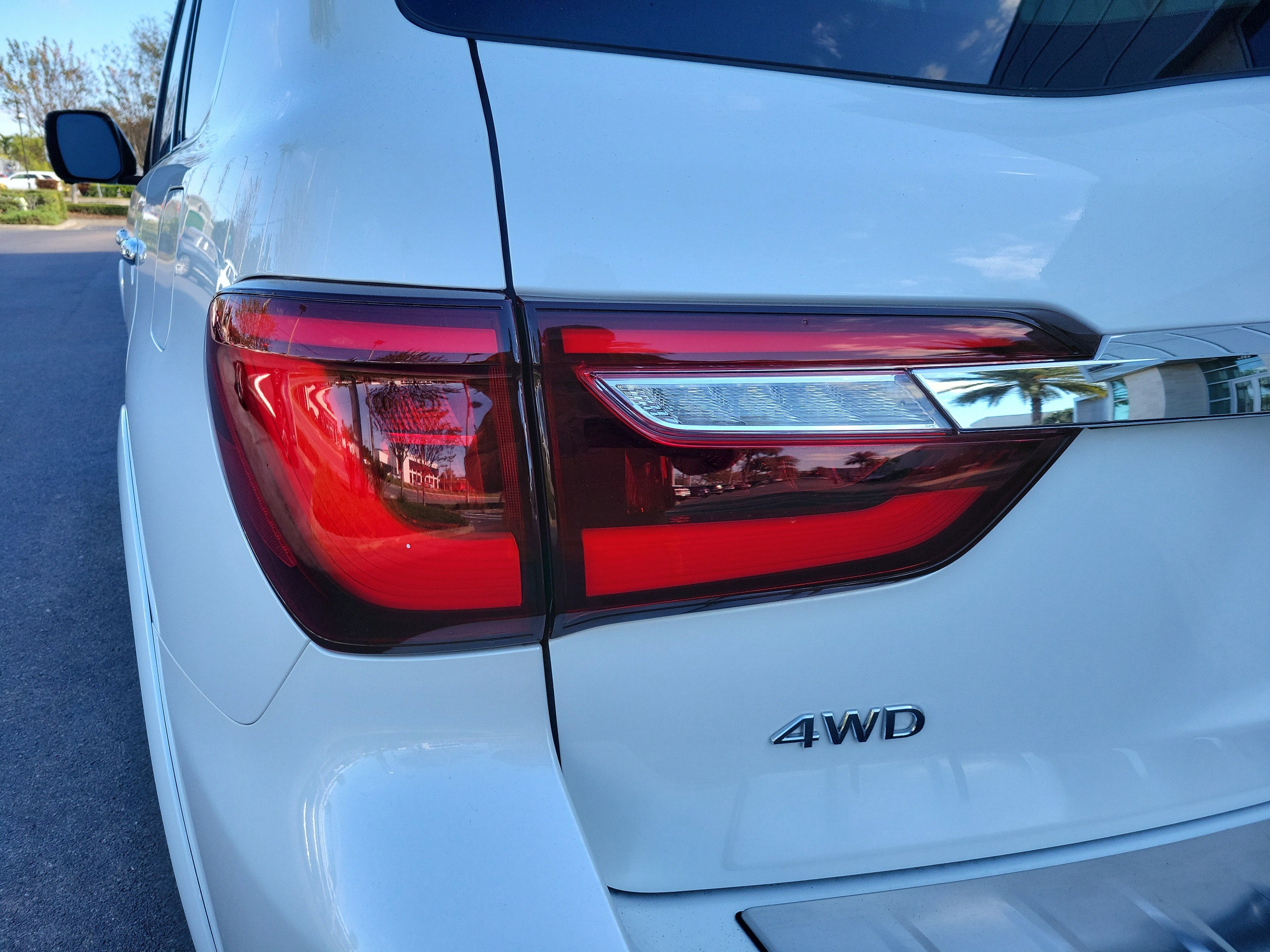 2024 INFINITI QX80 SENSORY 4WD