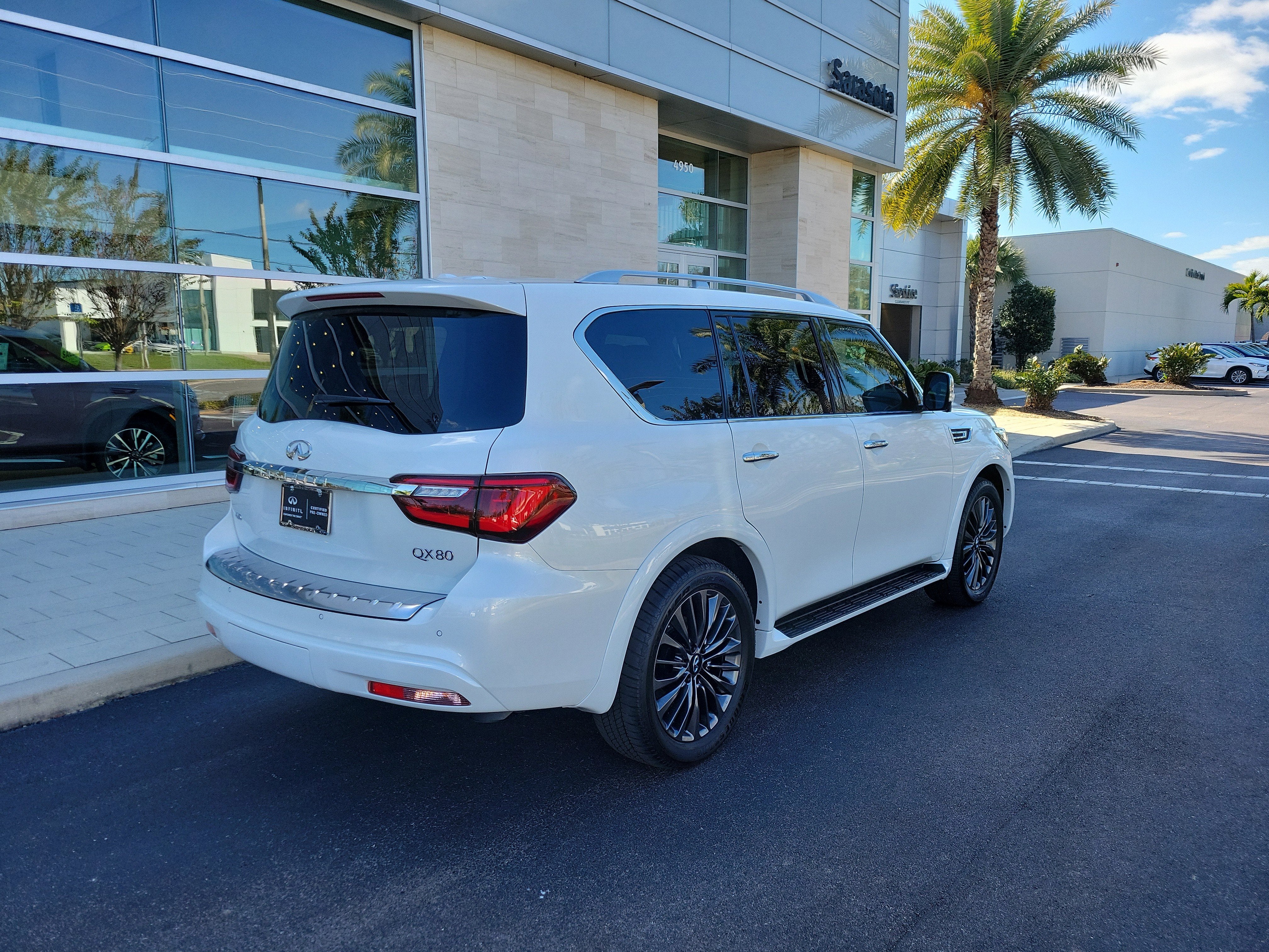 2024 INFINITI QX80 SENSORY 4WD