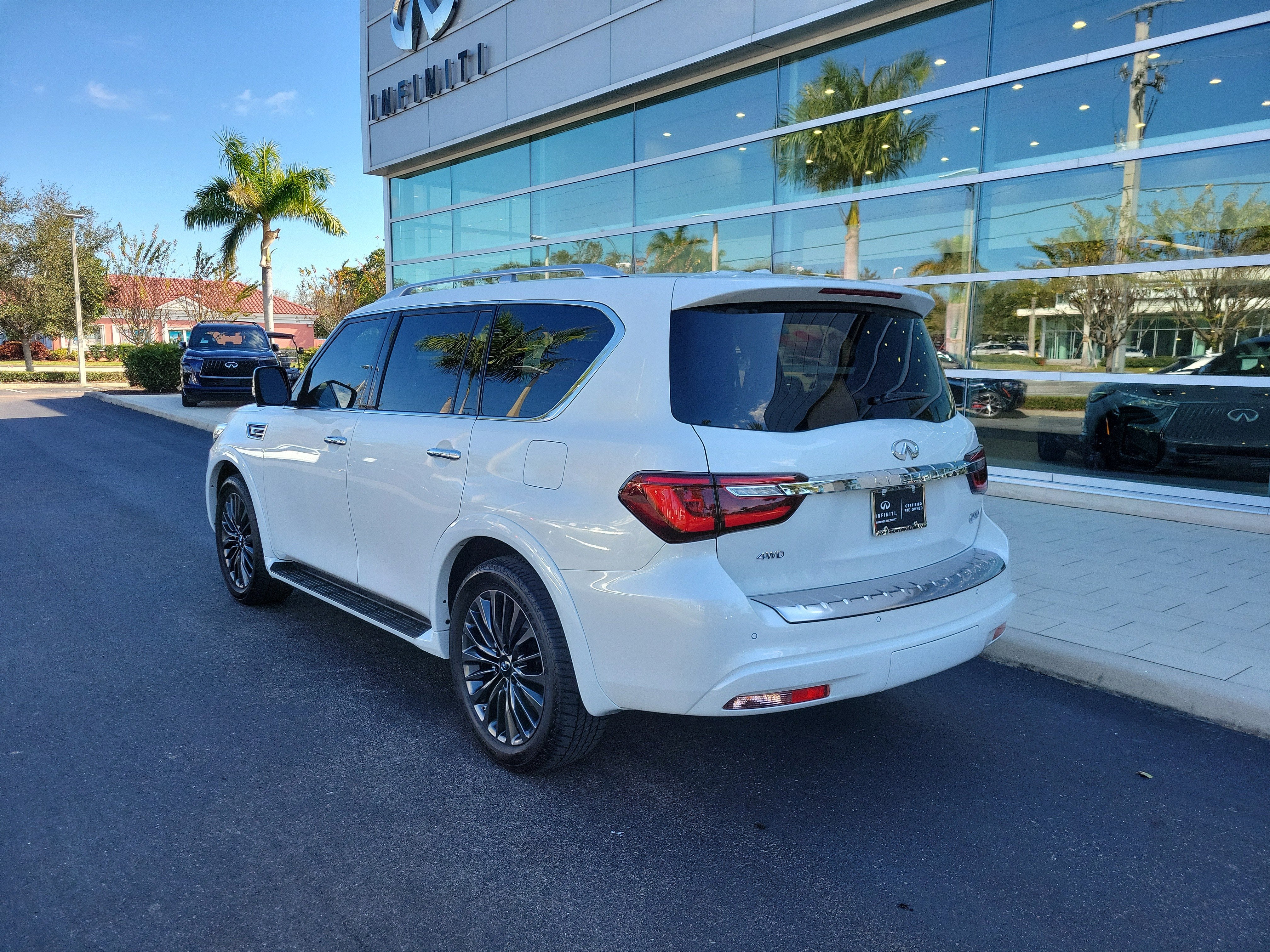 2024 INFINITI QX80 SENSORY 4WD