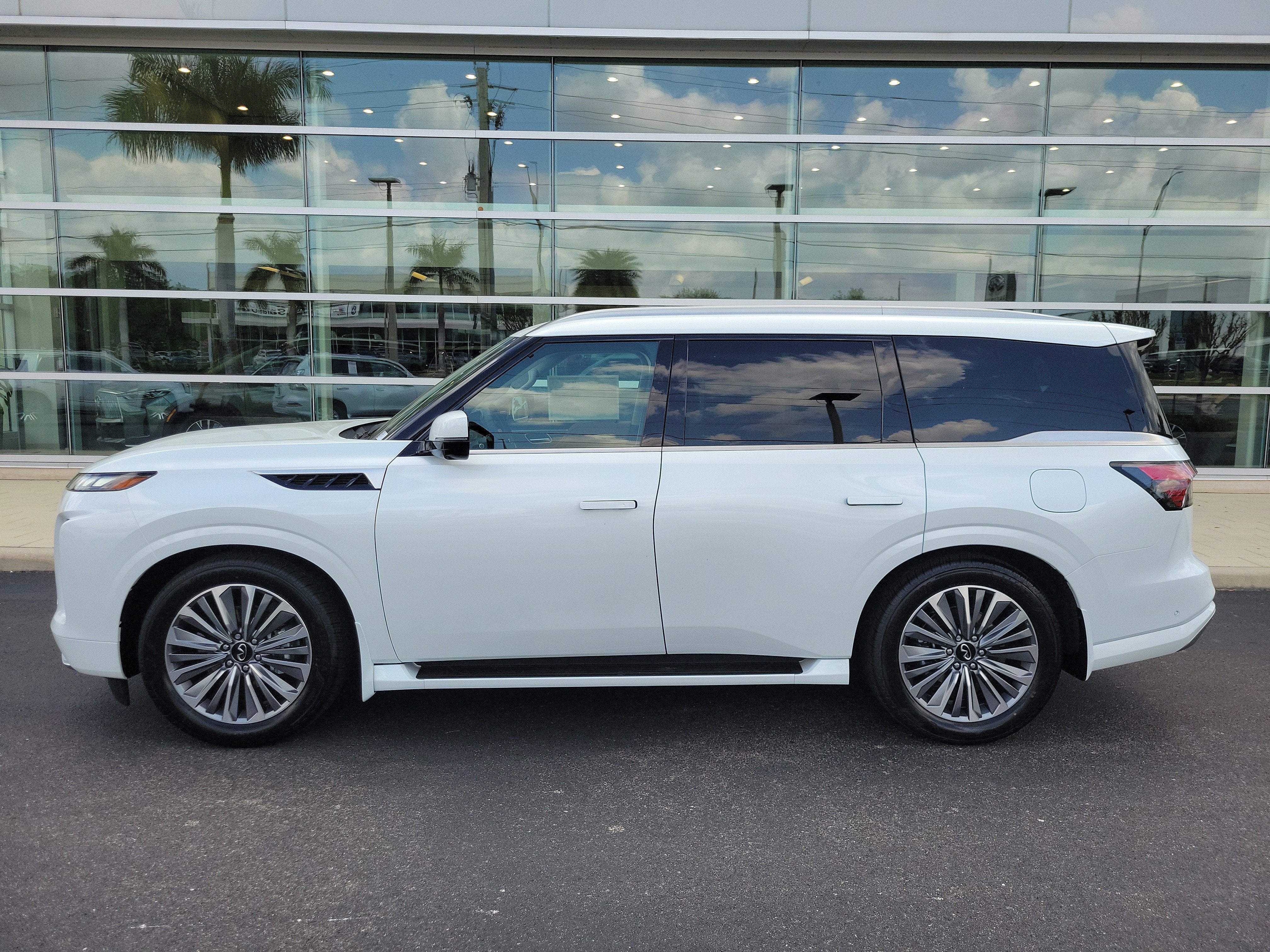 2026 INFINITI QX80 Luxe 2WD
