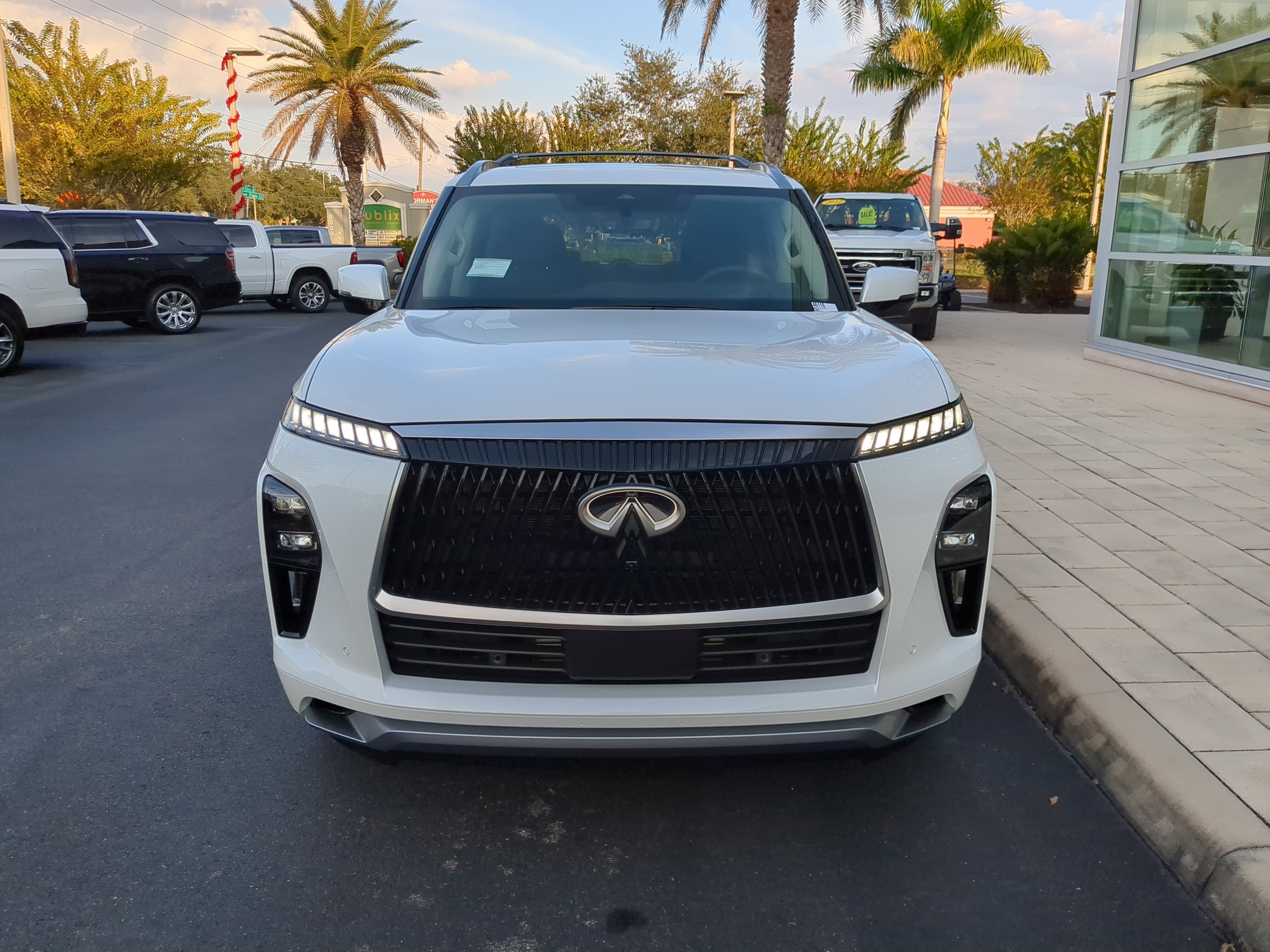2026 INFINITI QX80 Luxe 4WD