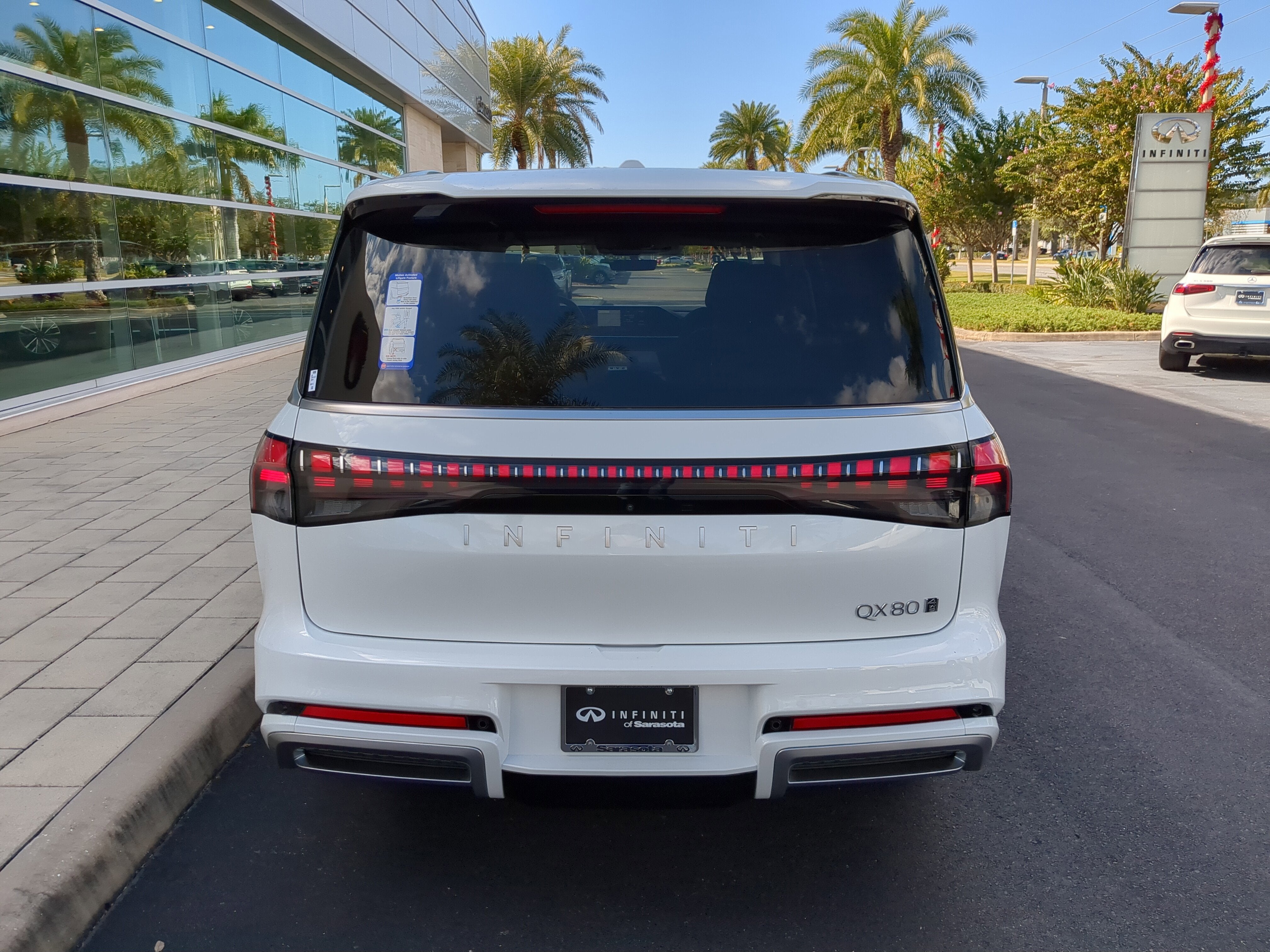 2026 INFINITI QX80 Luxe 4WD