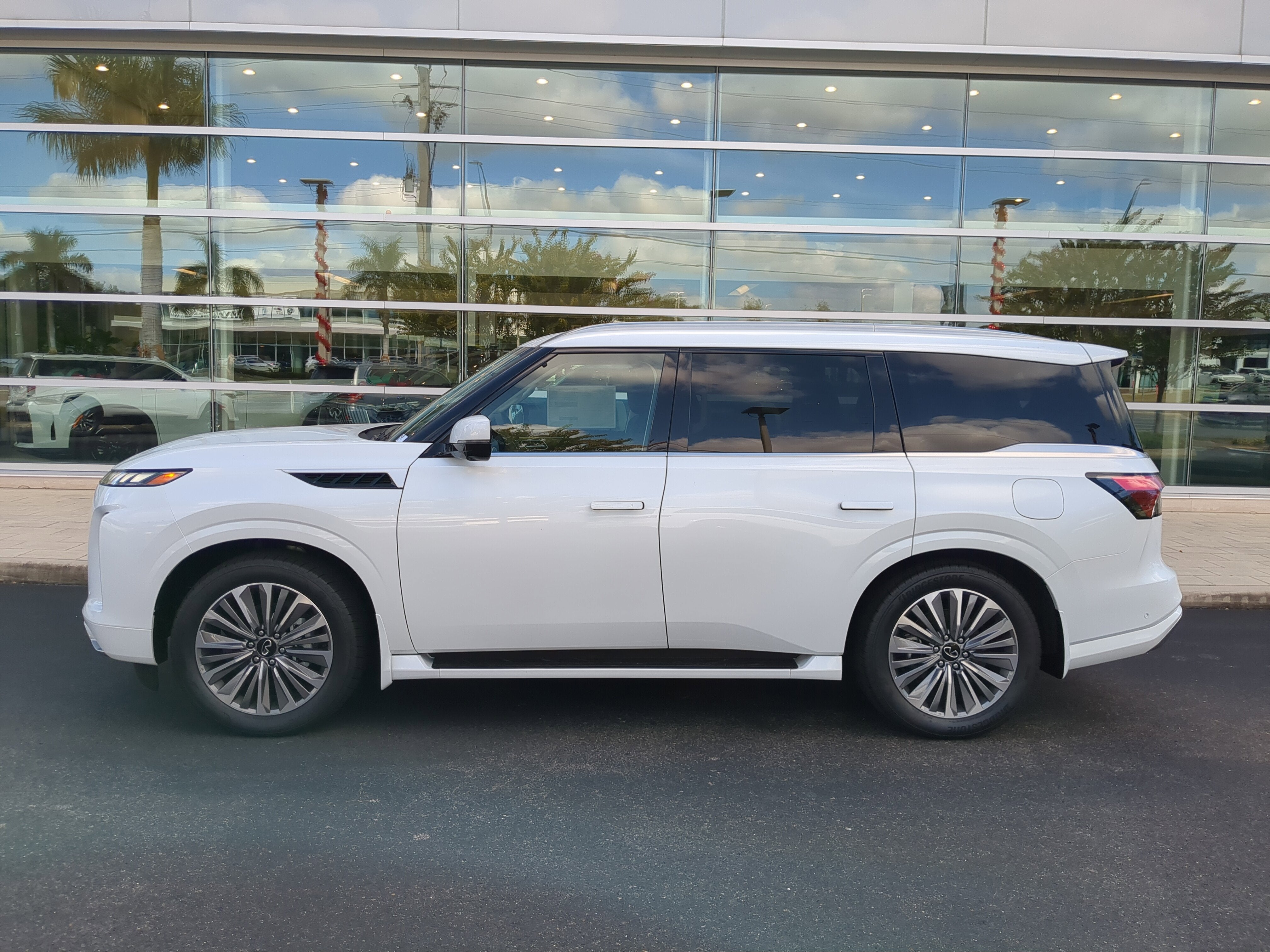 2026 INFINITI QX80 Luxe 4WD