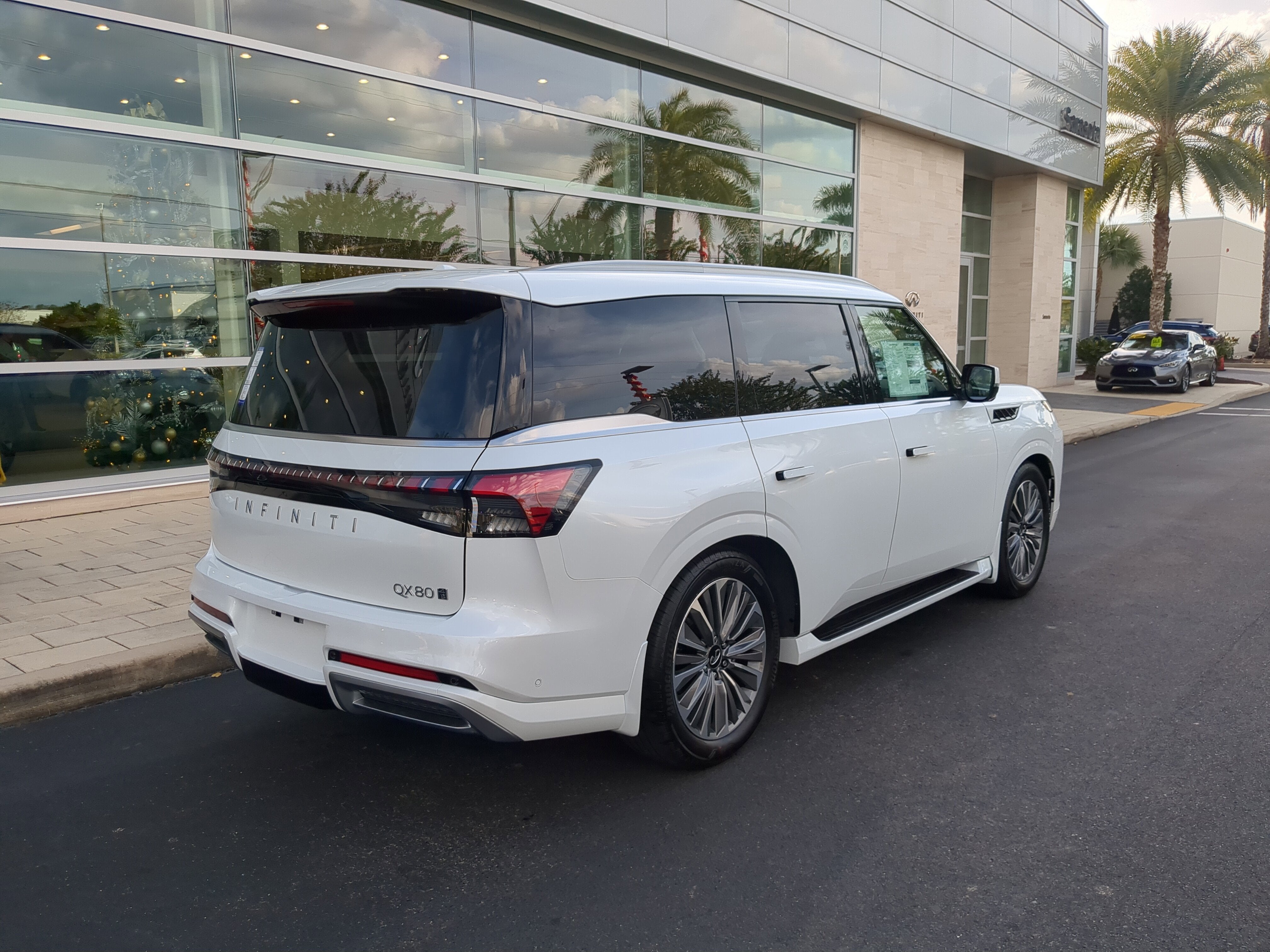 2026 INFINITI QX80 Luxe 4WD