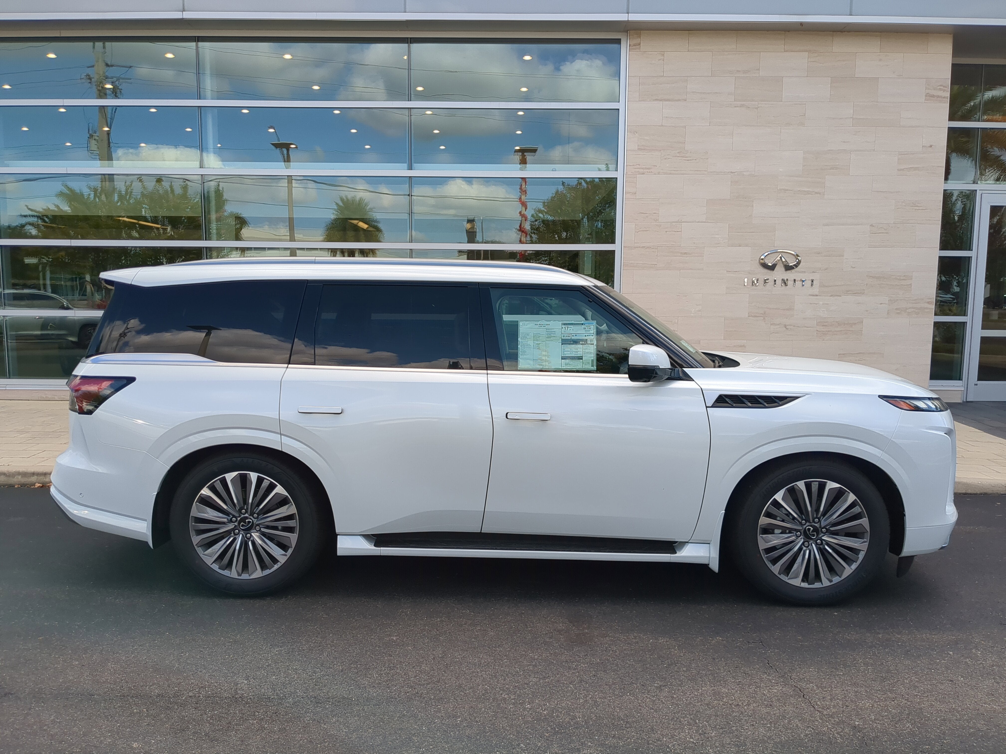 2026 INFINITI QX80 Luxe 4WD