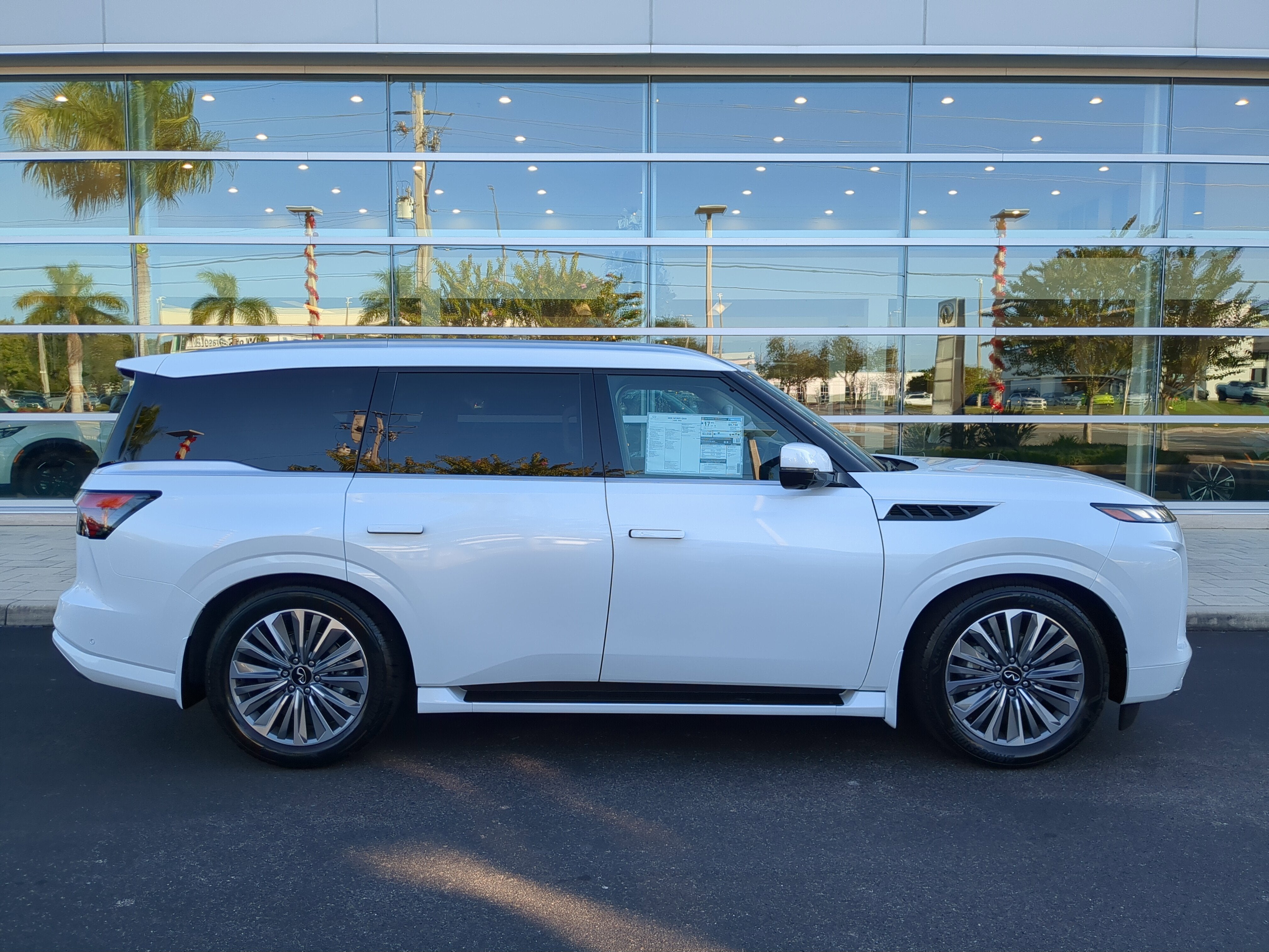 2026 INFINITI QX80 Luxe 4WD