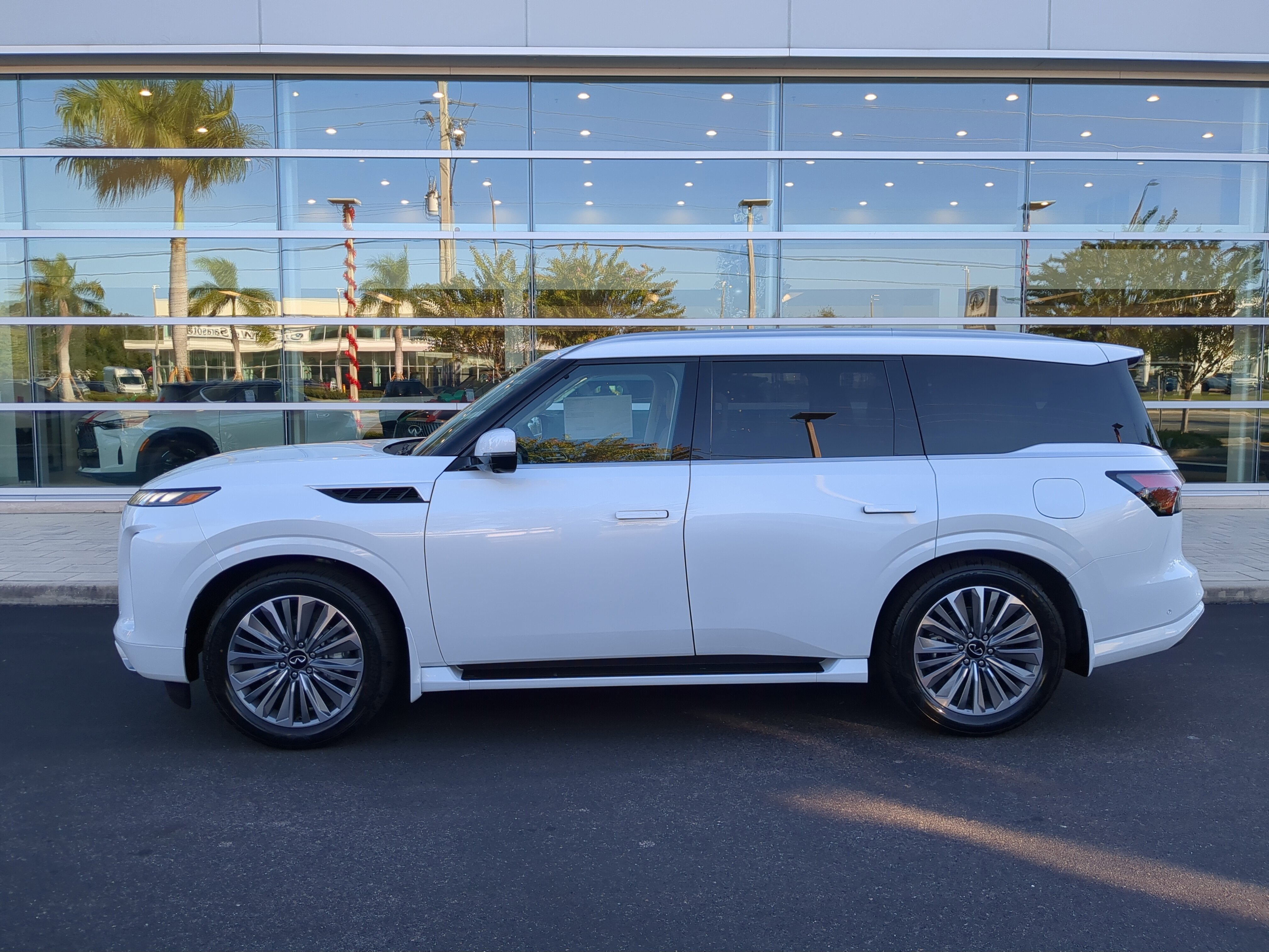 2026 INFINITI QX80 Luxe 4WD