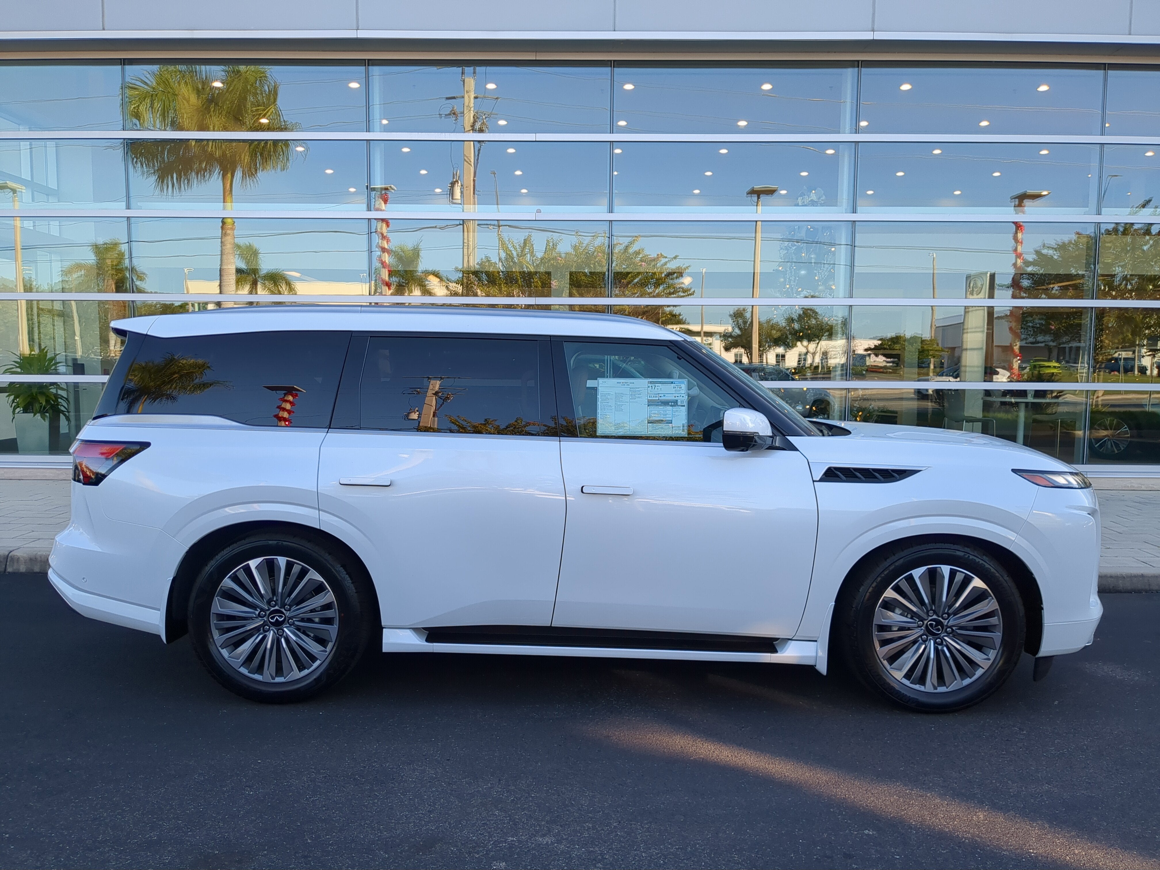 2026 INFINITI QX80 Luxe 4WD