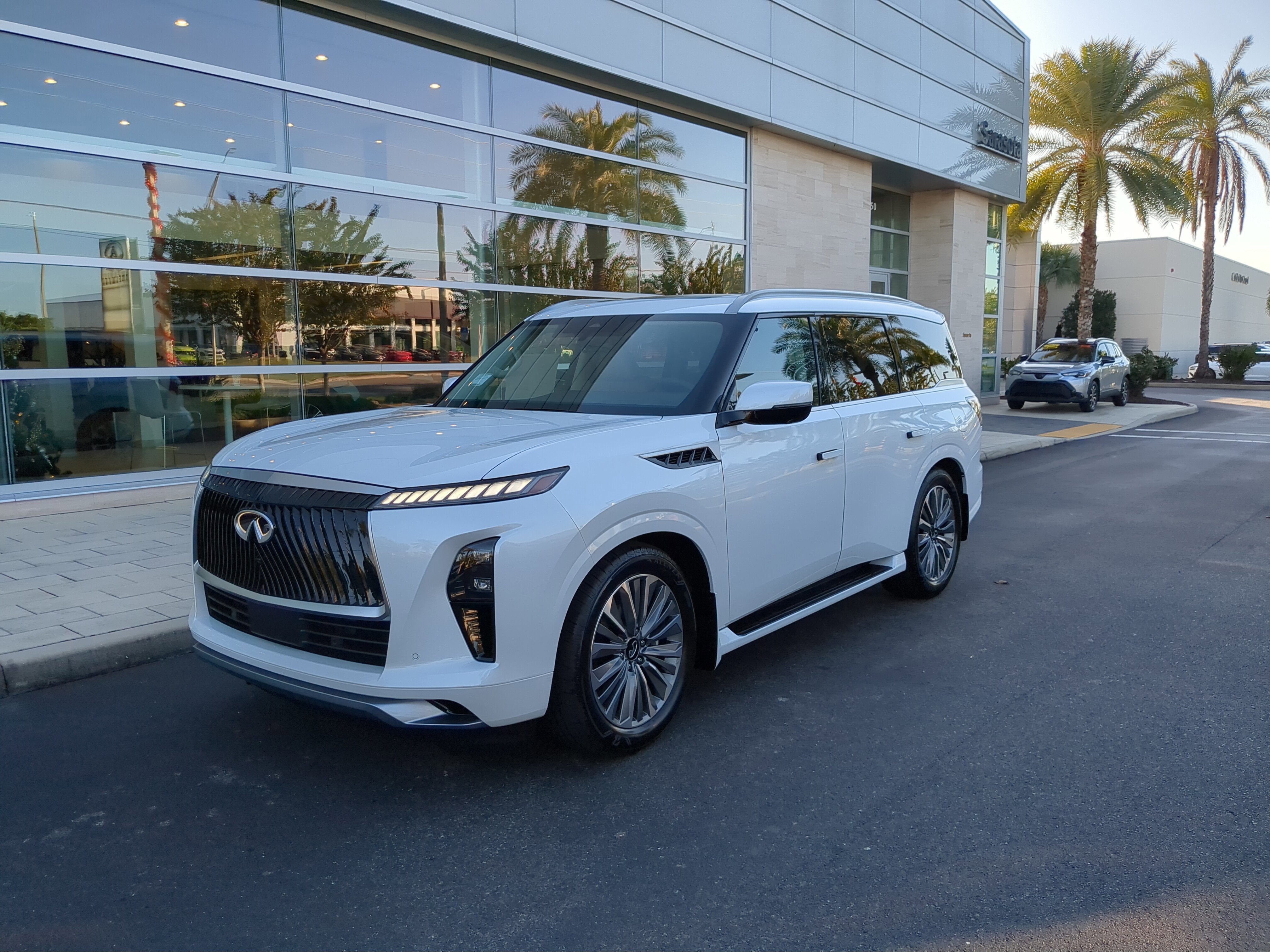 2026 INFINITI QX80 Luxe 4WD