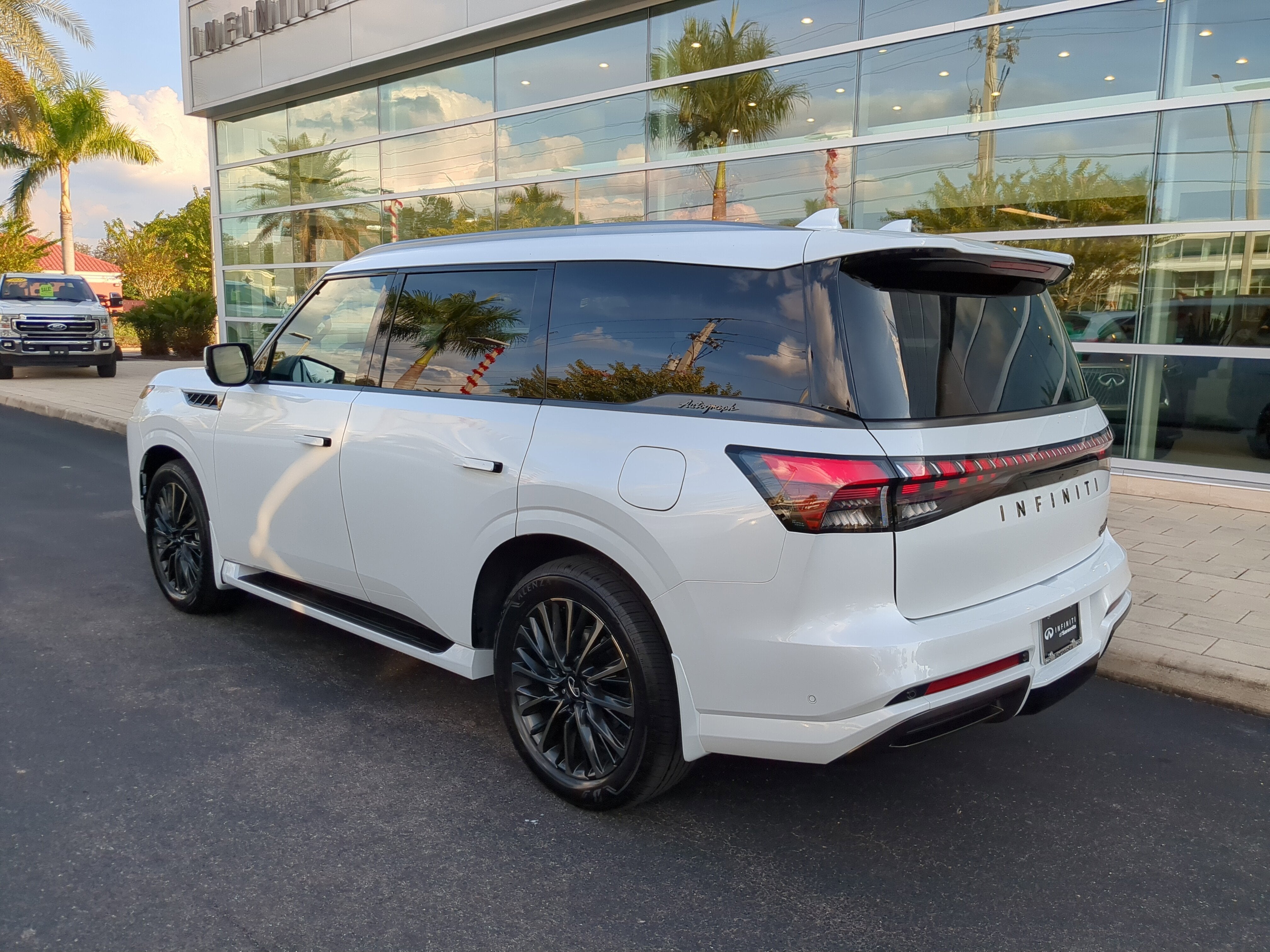 2026 INFINITI QX80 Autograph 4WD