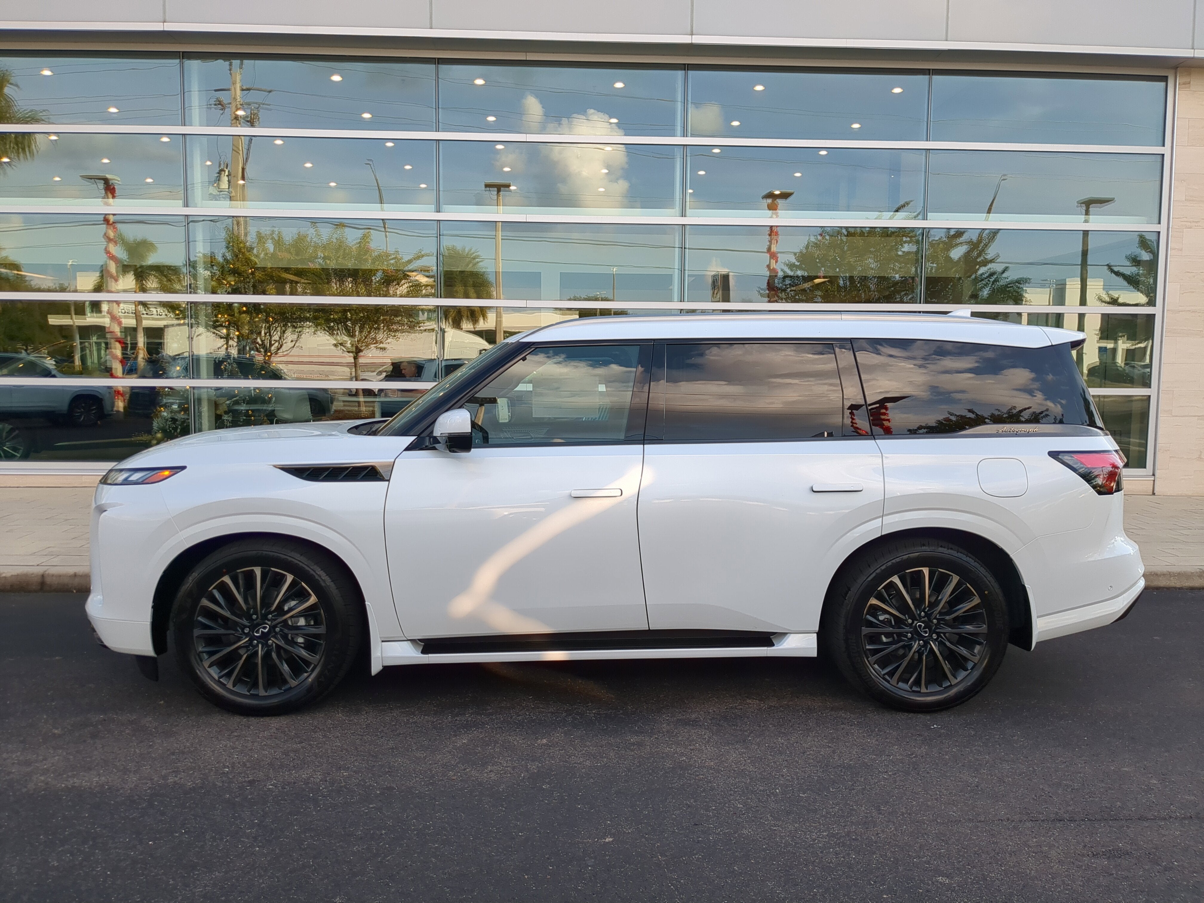 2026 INFINITI QX80 Autograph 4WD