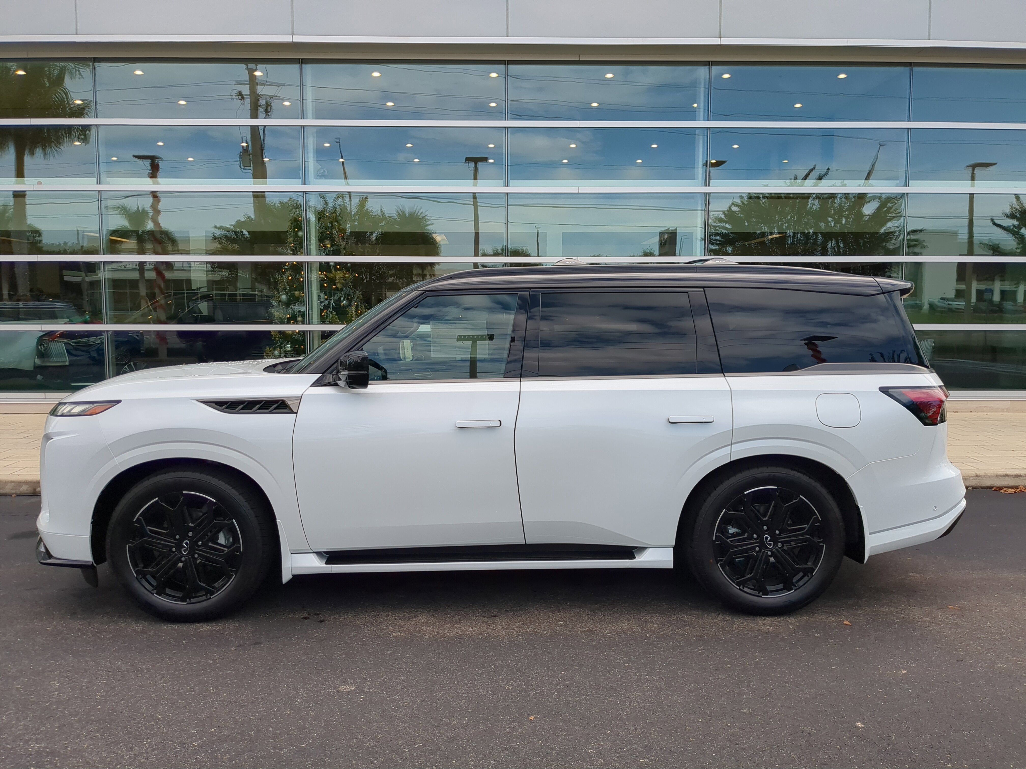 2026 INFINITI QX80 Sport 4WD