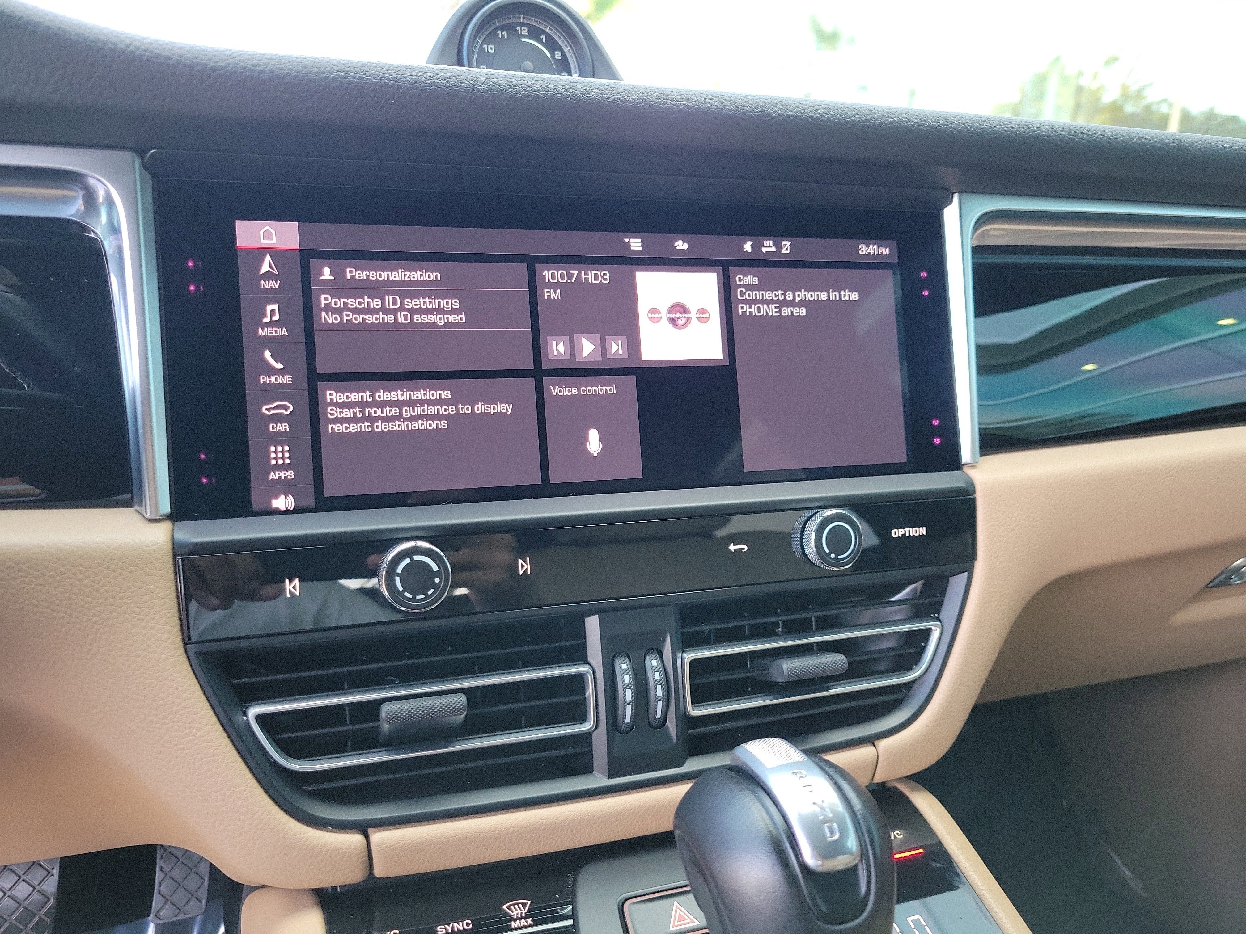 2024 Porsche Macan Base